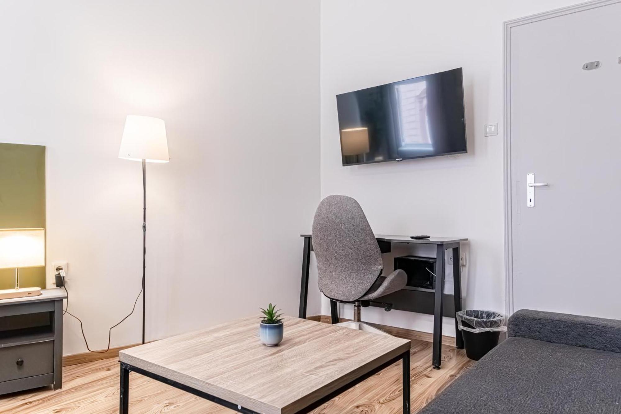 Comfortable 1 Bedroom In Prime Location Apartment